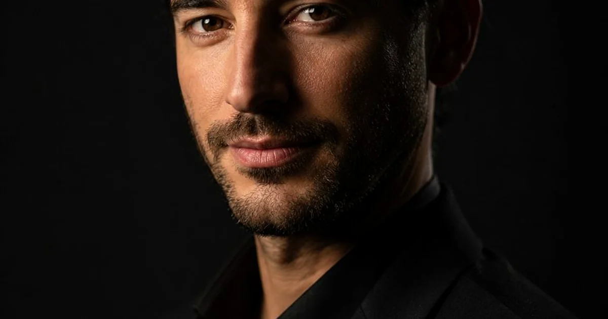 Actor construyendo su marca personal y presencia profesional en la industria audiovisual